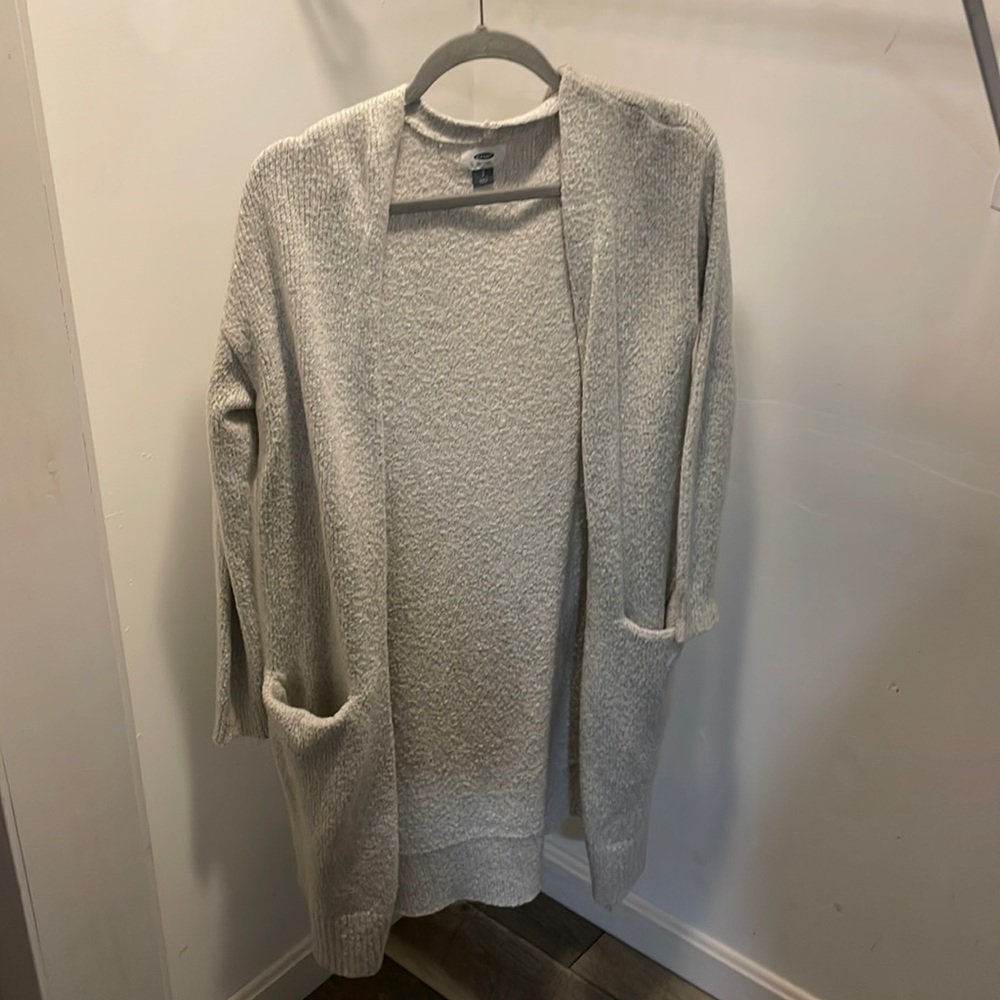 Gray cardigan with pockets